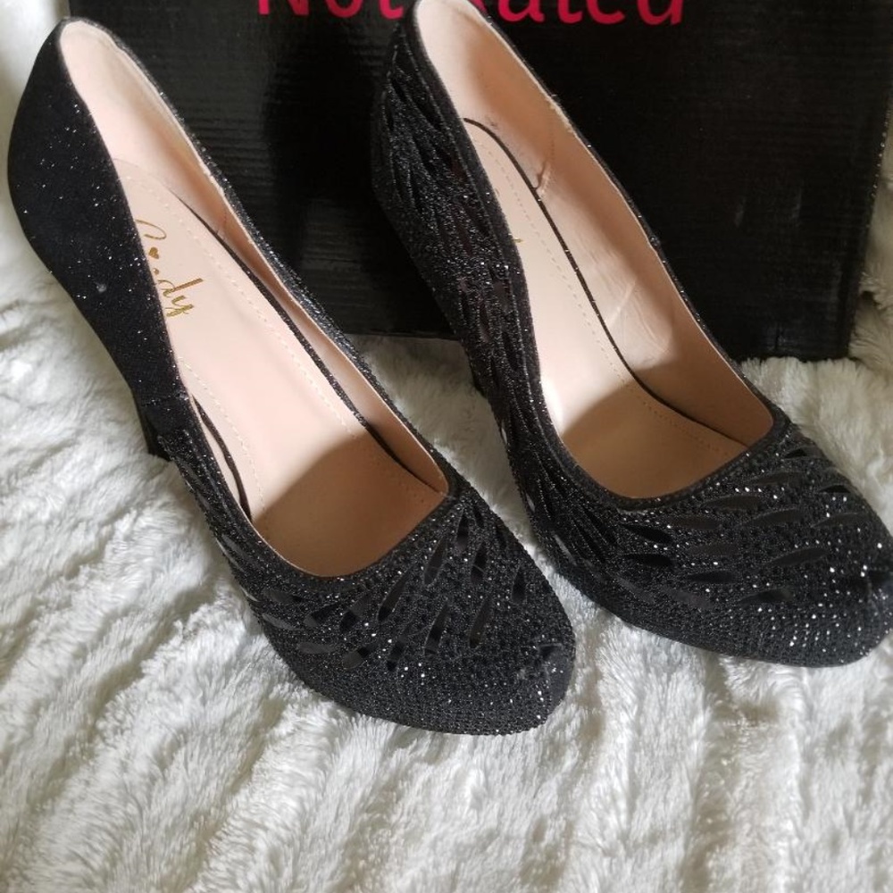 Shoes - Picture 2 of 5